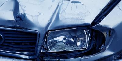 Wypadek w centrum Legionowa. Opel zderzył się z autobusem.