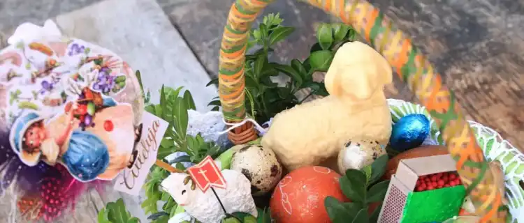 Co włożyć do koszyczka wielkanocnego?