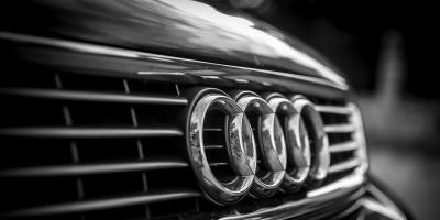 Na kradzionych tablicach rejestracyjnych ukradli paliwo ze stacji benzynowej. Zostali zatrzymani.