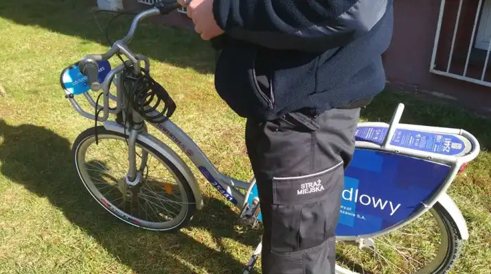 Na rowerze miejskim z Warszawy... dojechał do Legionowa