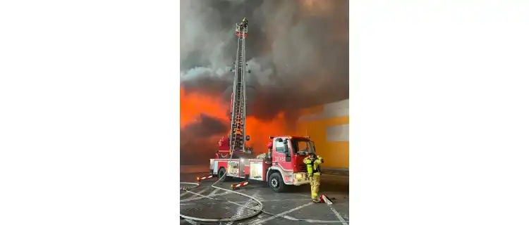 Pożar hali Marywilska 44