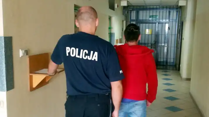 Jabłonna. Ukradli paliwo za niecałe 300 zł. Już usłyszeli zarzuty