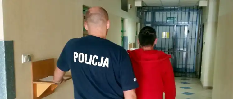 Jabłonna. Ukradli paliwo za niecałe 300 zł. Już usłyszeli zarzuty