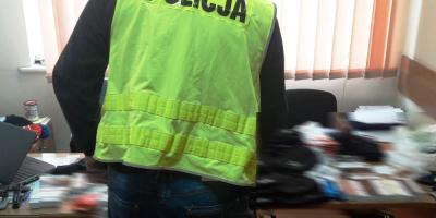 Sprzedawał podróbki na legionowskim targu. Policja zabezpieczyła mu towar