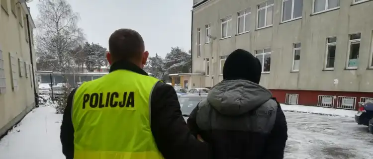 Coraz częściej sięgają po narkotyki. Kolejne zatrzymania