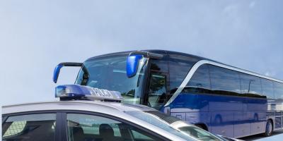 Kontrole autokarów w KPP Legionowo