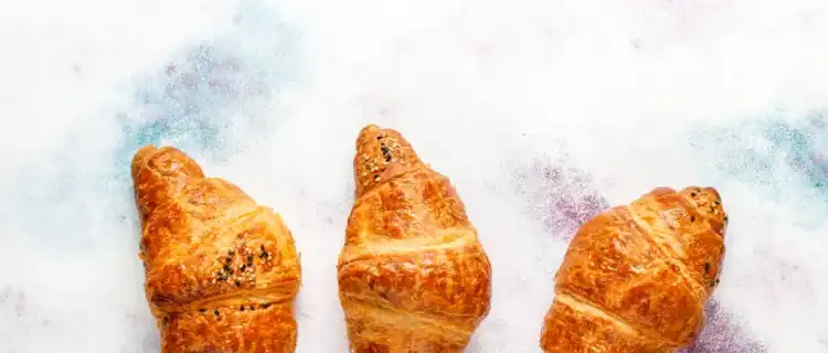 Rogaliki kruche. Prosty przepis z trzema składnikami!