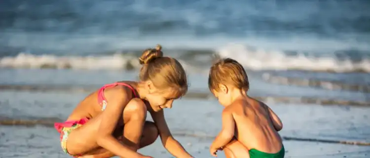 Plażowanie z dziećmi - o czym pamiętać?