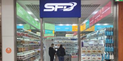 Stopa sprawdzana przez fizjoterapeutę