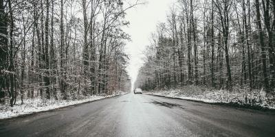 Śliska nawierzchnia - zwolnij na drodze!