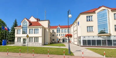 Urząd Gminy Nieporęt czeka przebudowa. W planach przeszklone biuro obsługi