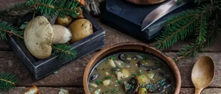 Od ziemskich skarbów do symboliki ducha. Grzyby w zupie i pierogach na wigilijnym stole