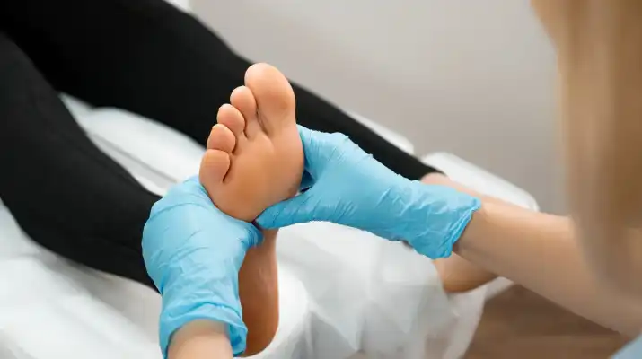 Jak rozpoznać uszkodzenie więzozrostu piszczelowo-strzałkowego i kiedy udać się do specjalisty?