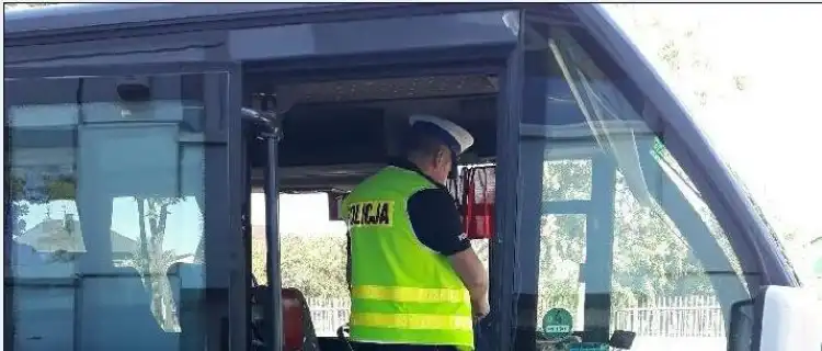 Kontrola autokaru przed wycieczką. Jak ją zgłosić?