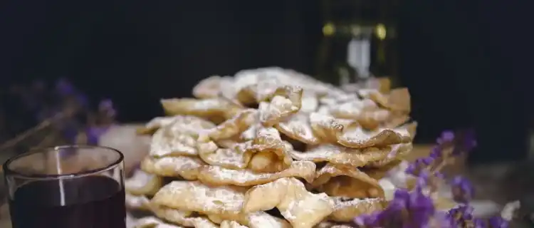 Faworki z piekarnika, czyli zdrowe pieczone chrusty z jogurtem