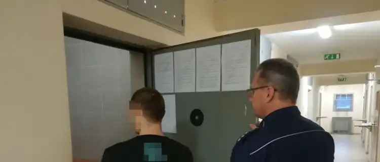 Groził matce śmiercią oraz naruszył nietykalność cielesną policjanta. Został tymczasowo aresztowany