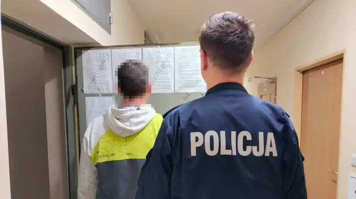 Jabłonowscy policjanci zatrzymali mężczyznę, który porysował zaparkowane samochody