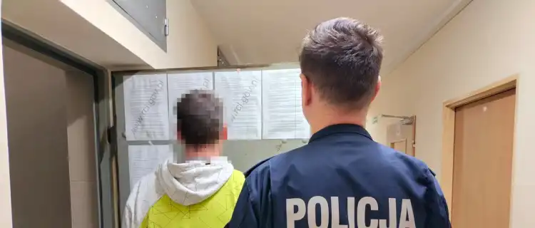 Jabłonowscy policjanci zatrzymali mężczyznę, który porysował zaparkowane samochody