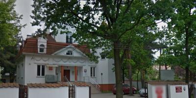 Budynek MOK przy Targowej w Legionowie czeka na wykonawcę. Ogłoszono przetarg na remont elewacji.