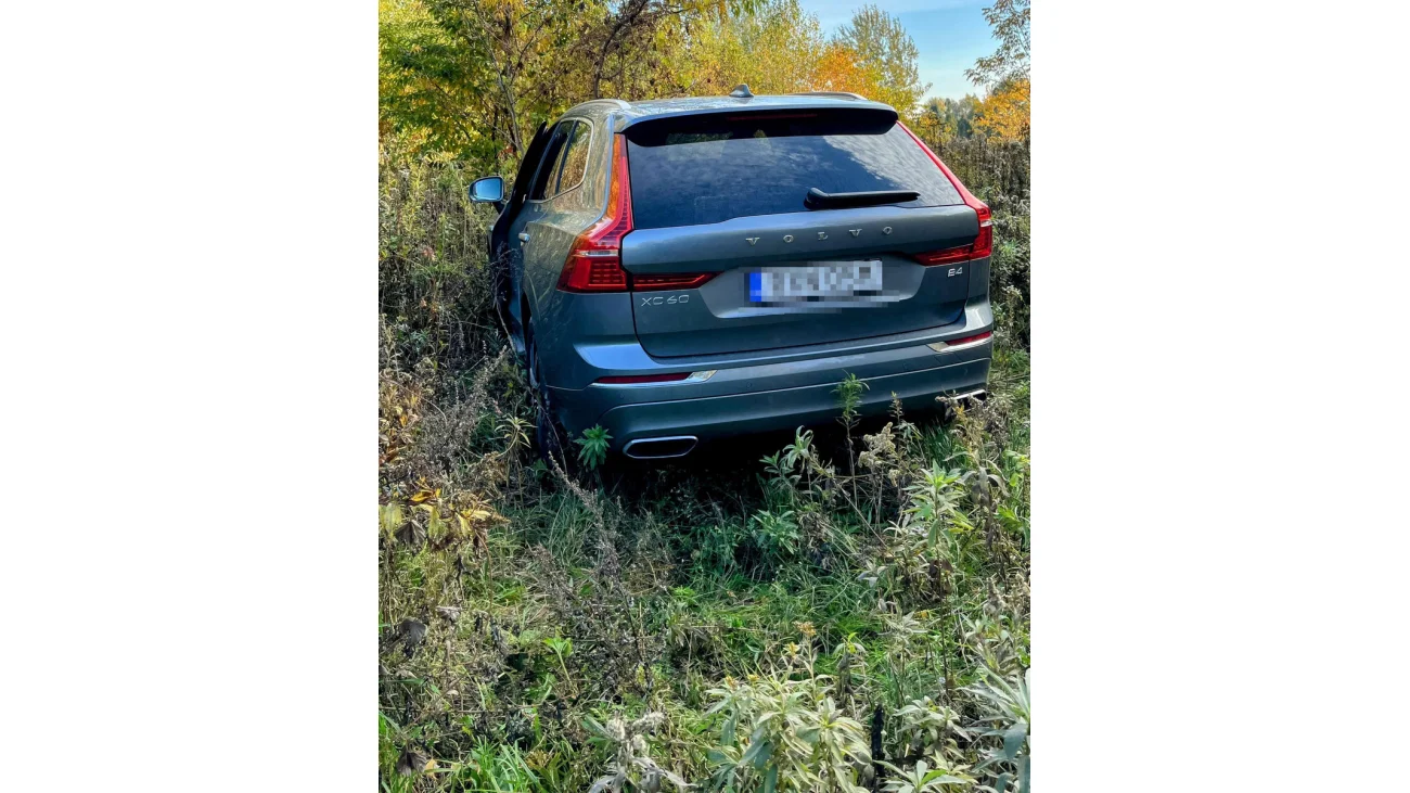Skradzione volvo odnalezione w lesie