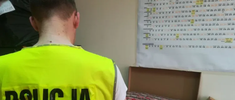Policjanci z Legionowa zabezpieczyli ponad 8 tyś. sztuk papierosów bez polskich znaków akcyzy