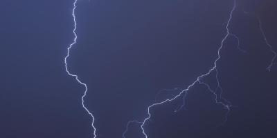 Burze, grad i silne porywy wiatru - IMGW wydało ostrzeżenie dla powiatu legionowskiego