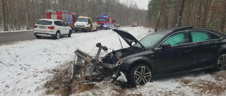 Śnieg zaskoczył wszystkich - kolizje w powiecie legionowskim