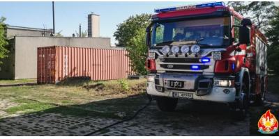 Płonące śmieci w Legionowie