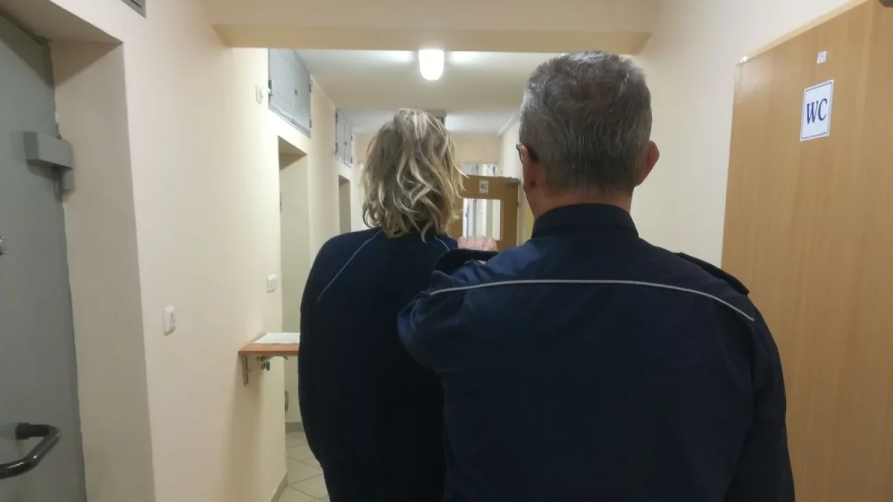 Legionowscy policjanci zatrzymali 19-latka. W jego aucie znaleźli marihuanę