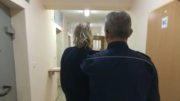 Legionowscy policjanci zatrzymali 19-latka. W jego aucie znaleźli marihuanę