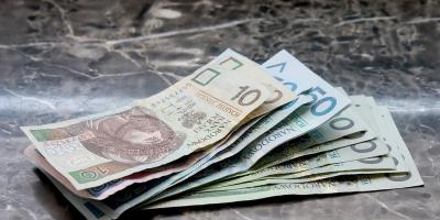 Chcesz otrzymać świadczenie 300 plus we wrześniu? Masz czas do 31 sierpnia!
